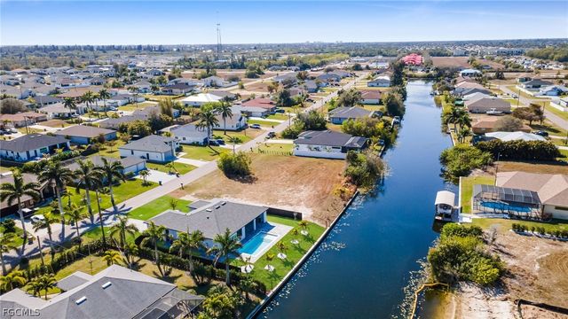 332 SW 26th AVE, Cape Coral, FL 33991