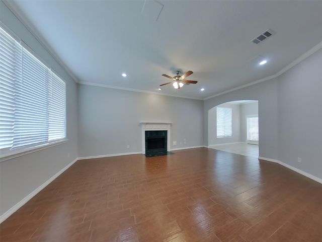 138 Snug Harbor Drive, Conroe, TX 77356