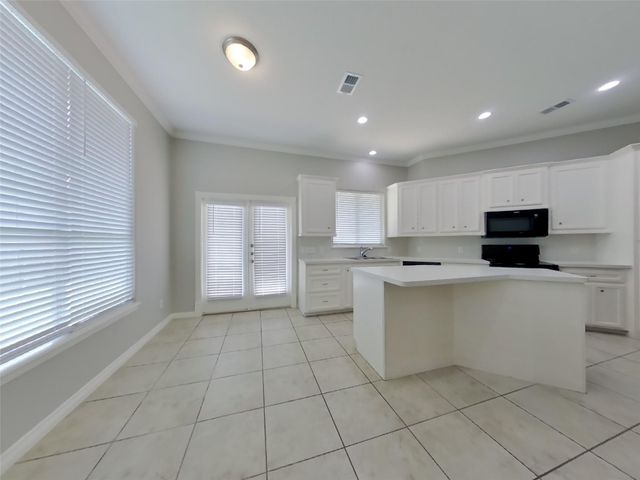 138 Snug Harbor Drive, Conroe, TX 77356