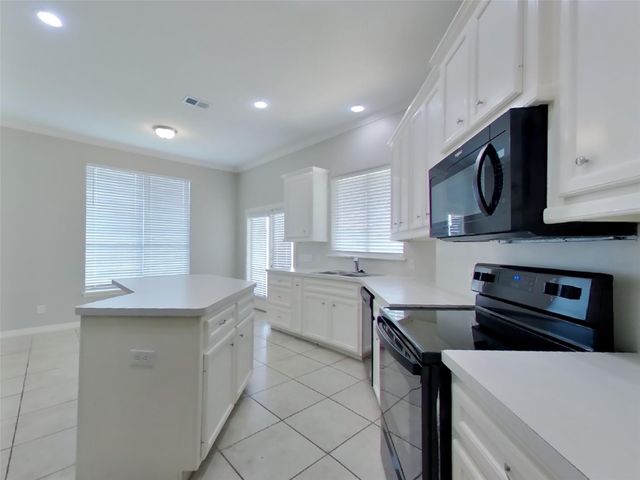 138 Snug Harbor Drive, Conroe, TX 77356