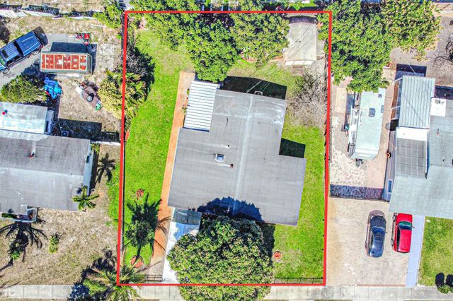 281 NE 46th Street, Deerfield Beach, FL 33064