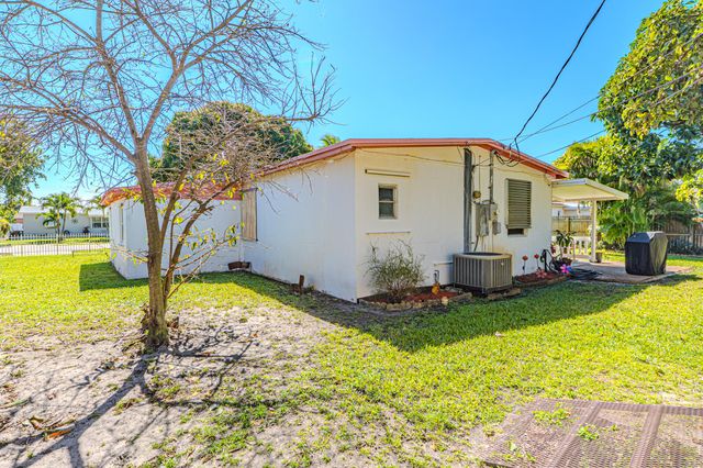 281 NE 46th Street, Deerfield Beach, FL 33064