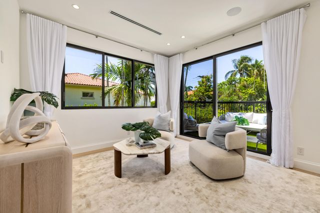 260 Everglade Avenue, Palm Beach, FL 33480