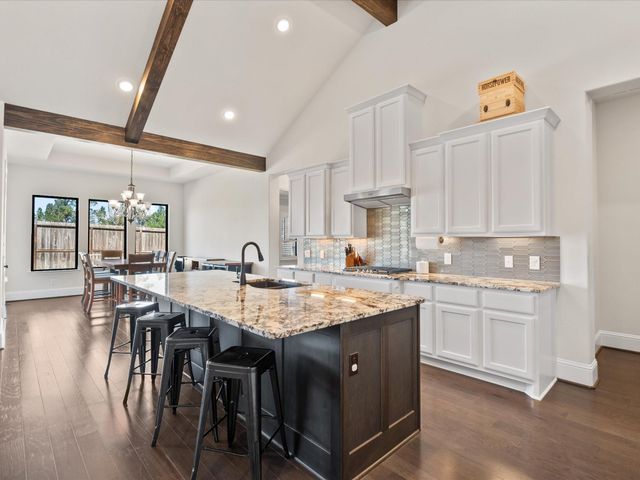 605 Ashbrook Ridge Lane, Pinehurst, TX 77362