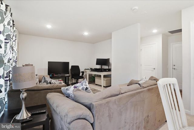 15032 JAXTON SQUARE LN, Haymarket, VA 20169