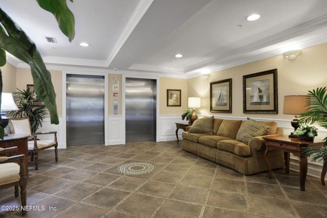 4480 DEERWOOD LAKE Parkway 641, Jacksonville, FL 32216