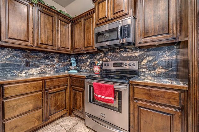 690 SW 12th Street, Moore, OK 73160