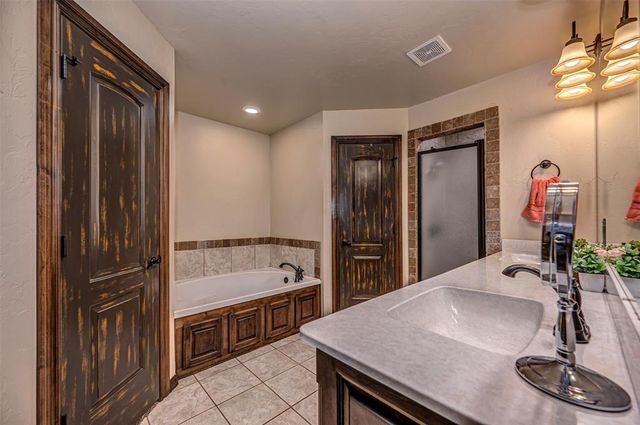 690 SW 12th Street, Moore, OK 73160