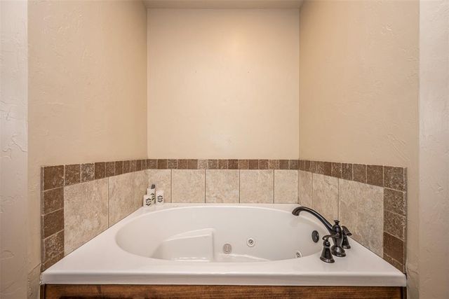 690 SW 12th Street, Moore, OK 73160