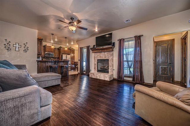 690 SW 12th Street, Moore, OK 73160