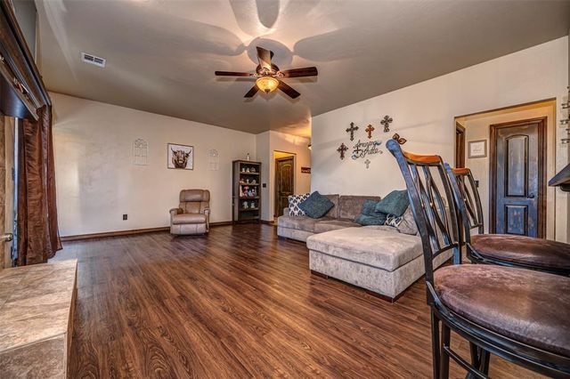 690 SW 12th Street, Moore, OK 73160