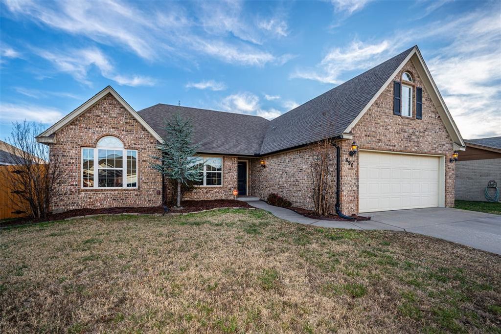 690 SW 12th Street, Moore, OK 73160