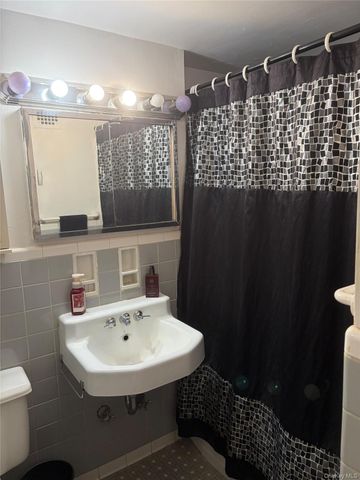 97-07 63rd Road 9F, Rego Park, NY 11374
