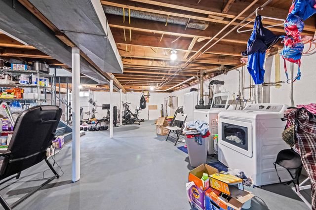 1402 Wave Avenue, Medford, NY 11763