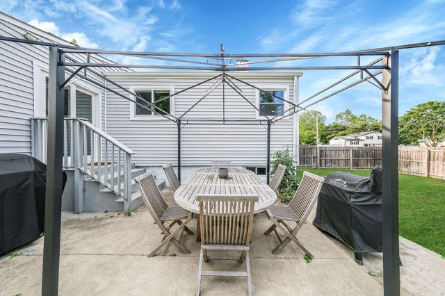 1402 Wave Avenue, Medford, NY 11763