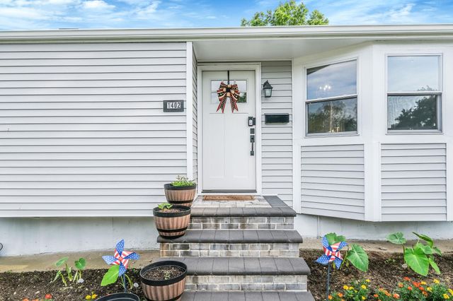 1402 Wave Avenue, Medford, NY 11763