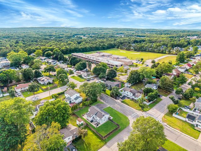 1402 Wave Avenue, Medford, NY 11763