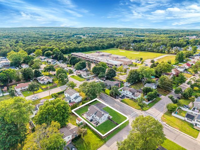 1402 Wave Avenue, Medford, NY 11763