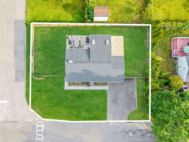 1402 Wave Avenue, Medford, NY 11763
