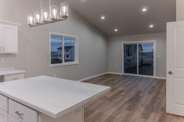 6265 86th Avenue S, Horace, ND 58047