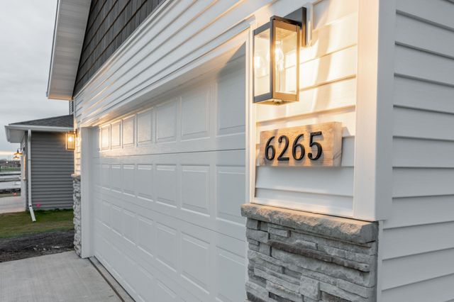 6265 86th Avenue S, Horace, ND 58047