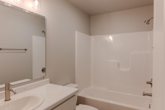 6265 86th Avenue S, Horace, ND 58047