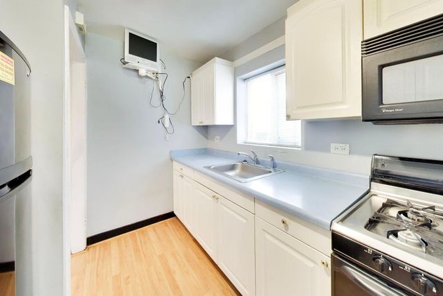 423 Frederick Avenue, Bellwood, IL 60104