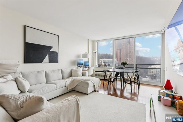 1215 Hudson Park 1215, Edgewater, NJ 07020