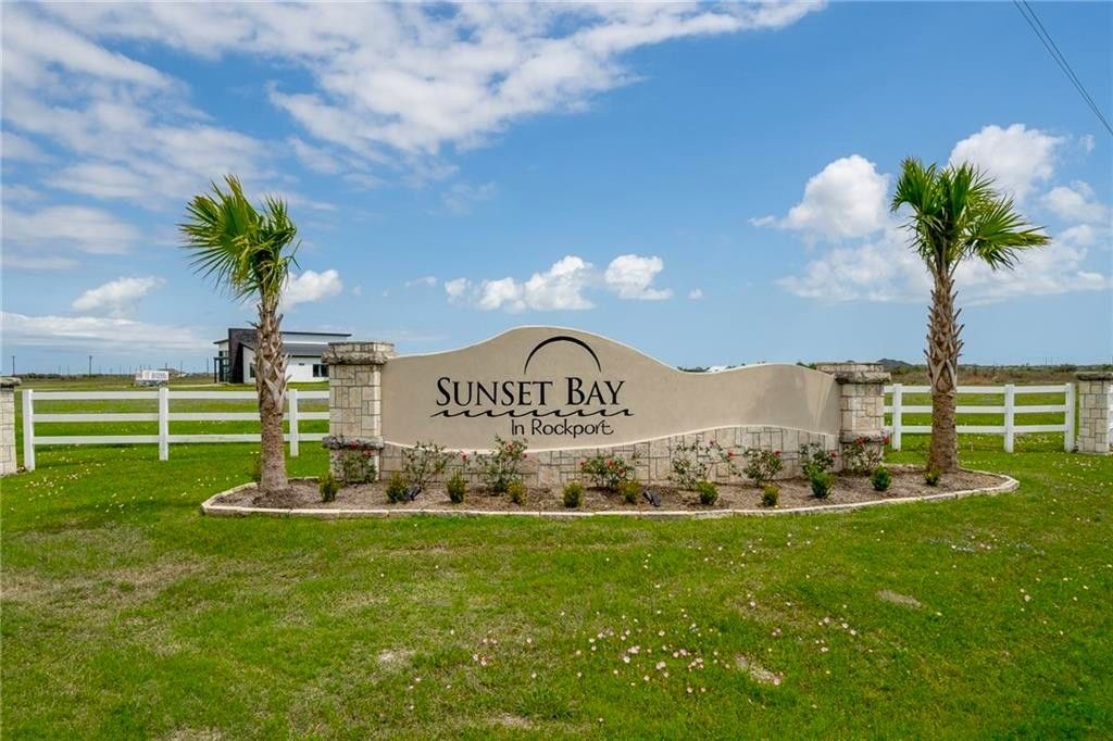 125 Duckhaven Dr, Rockport, TX 78382 — photo 2