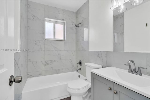 10101 W Okeechobee Rd 16202, Hialeah Gardens, FL 33016