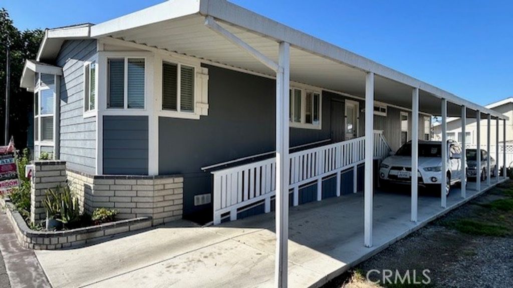 Image 2 of property listing at 11301 Euclid 73A, Garden Grove, CA 92840