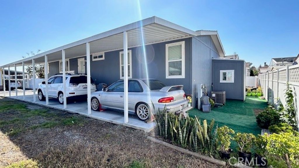 Image 3 of property listing at 11301 Euclid 73A, Garden Grove, CA 92840