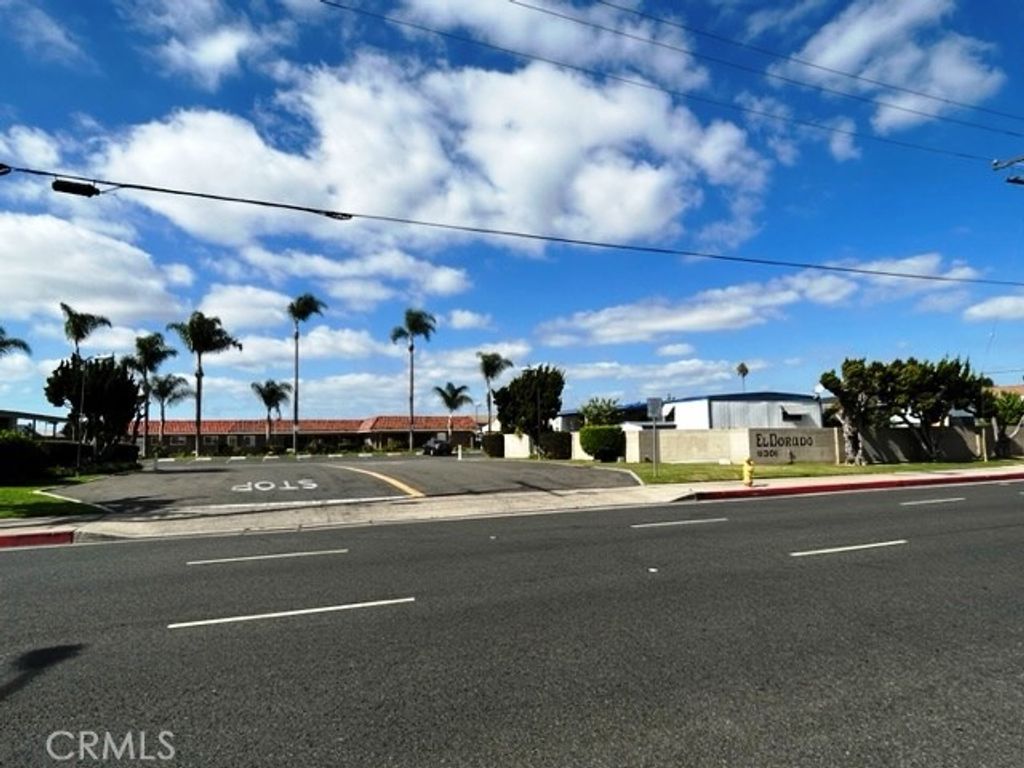 Image 37 of property listing at 11301 Euclid 73A, Garden Grove, CA 92840