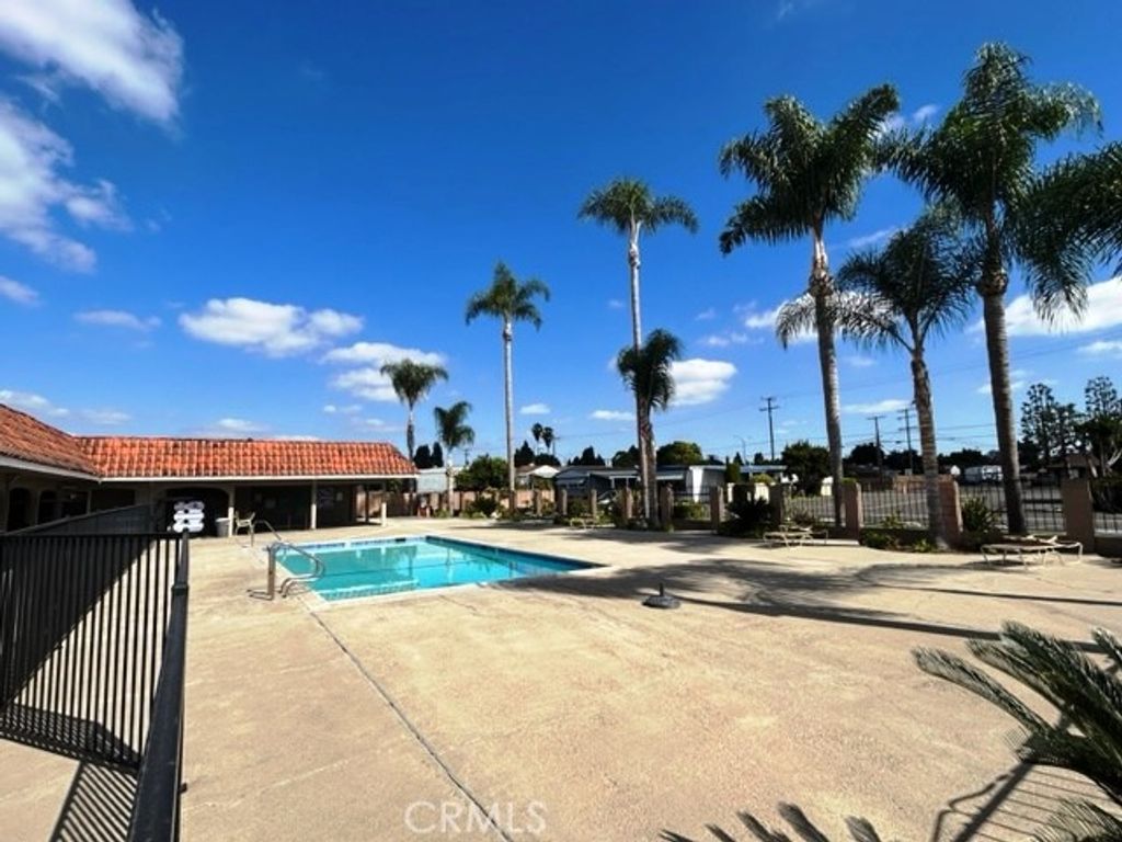 Image 41 of property listing at 11301 Euclid 73A, Garden Grove, CA 92840