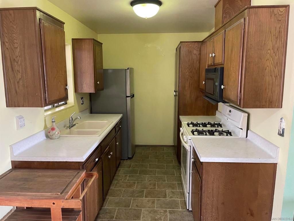 Image 6 of property listing at 1668 Ocala Ave, Chula Vista, CA 91911