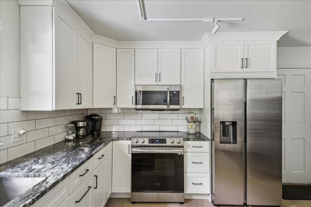 7 Grassy Brook Road, Brookline, VT 05345