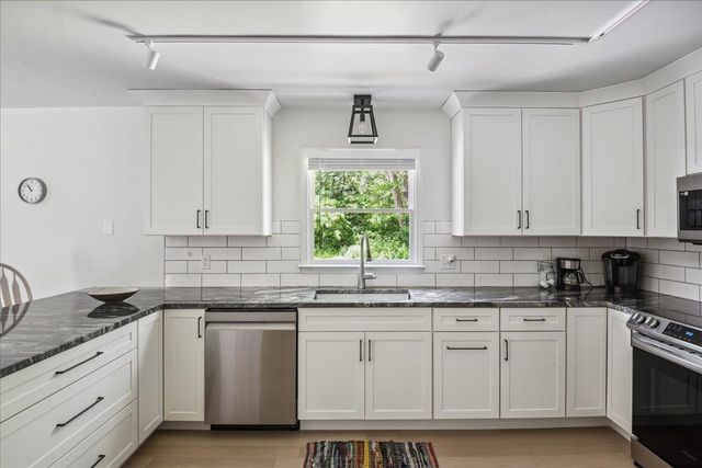 7 Grassy Brook Road, Brookline, VT 05345