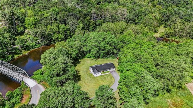7 Grassy Brook Road, Brookline, VT 05345