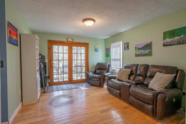 26 Pepperell Road, Brookline, NH 03033
