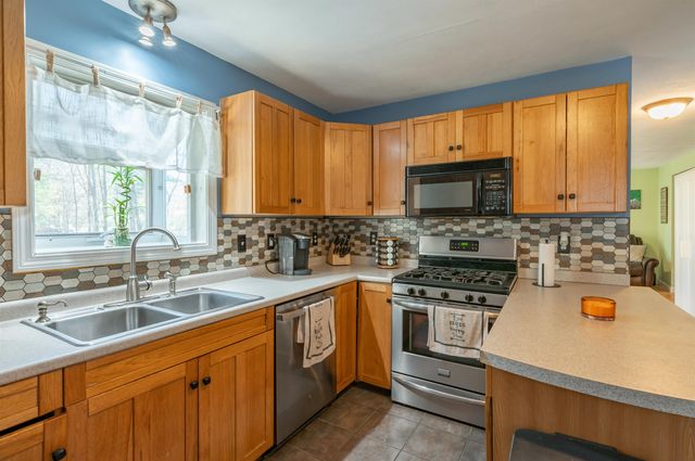 26 Pepperell Road, Brookline, NH 03033