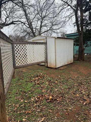 320 S Pine Street, Guthrie, OK 73044