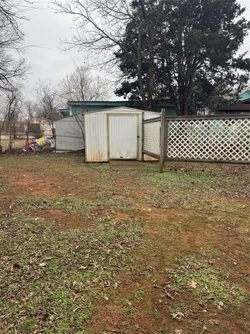 320 S Pine Street, Guthrie, OK 73044