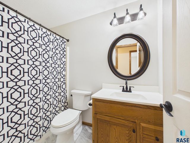 5301 S Lewis Ave Avenue, Sioux Falls, SD 57108