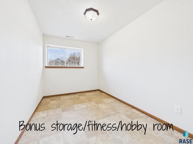 5301 S Lewis Ave Avenue, Sioux Falls, SD 57108