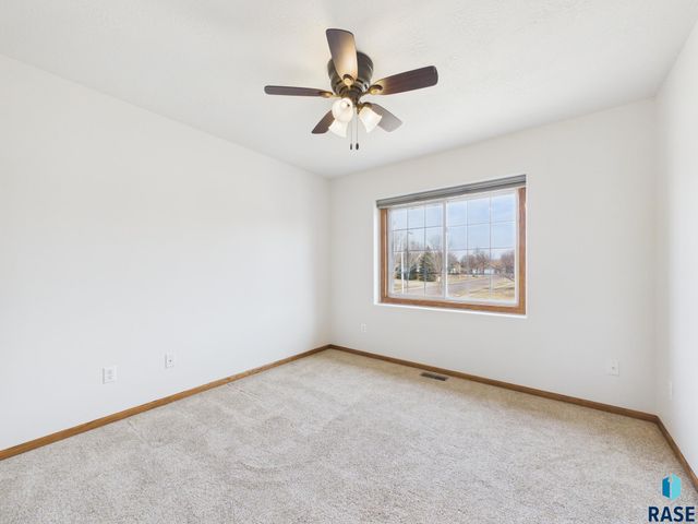 5301 S Lewis Ave Avenue, Sioux Falls, SD 57108