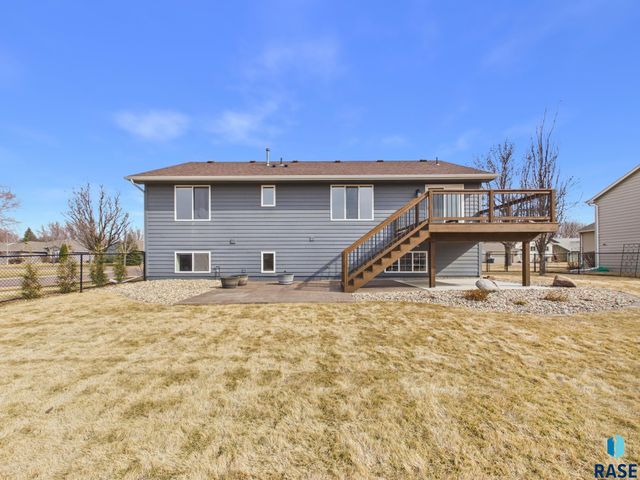 5301 S Lewis Ave Avenue, Sioux Falls, SD 57108