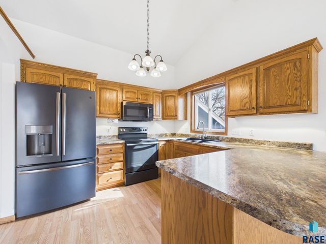 5301 S Lewis Ave Avenue, Sioux Falls, SD 57108