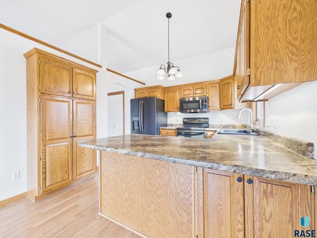 5301 S Lewis Ave Avenue, Sioux Falls, SD 57108