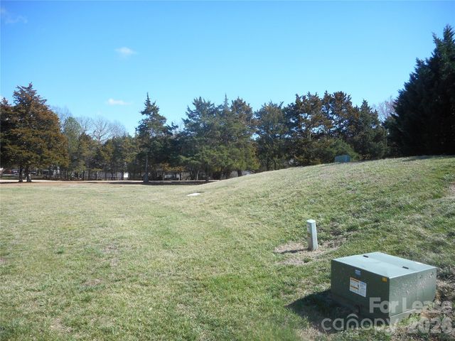 8235 Circle Tree Lane, Charlotte, NC 28277