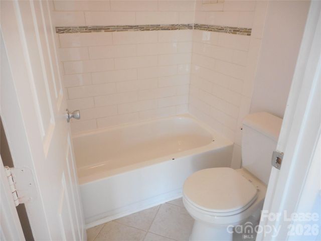 8235 Circle Tree Lane, Charlotte, NC 28277